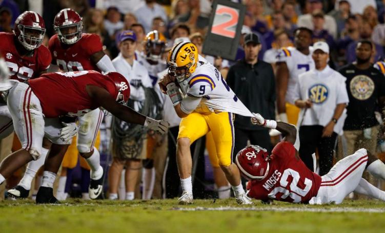 Alabama Lineman Delivers Cheap Shot To Lsu Player Before
